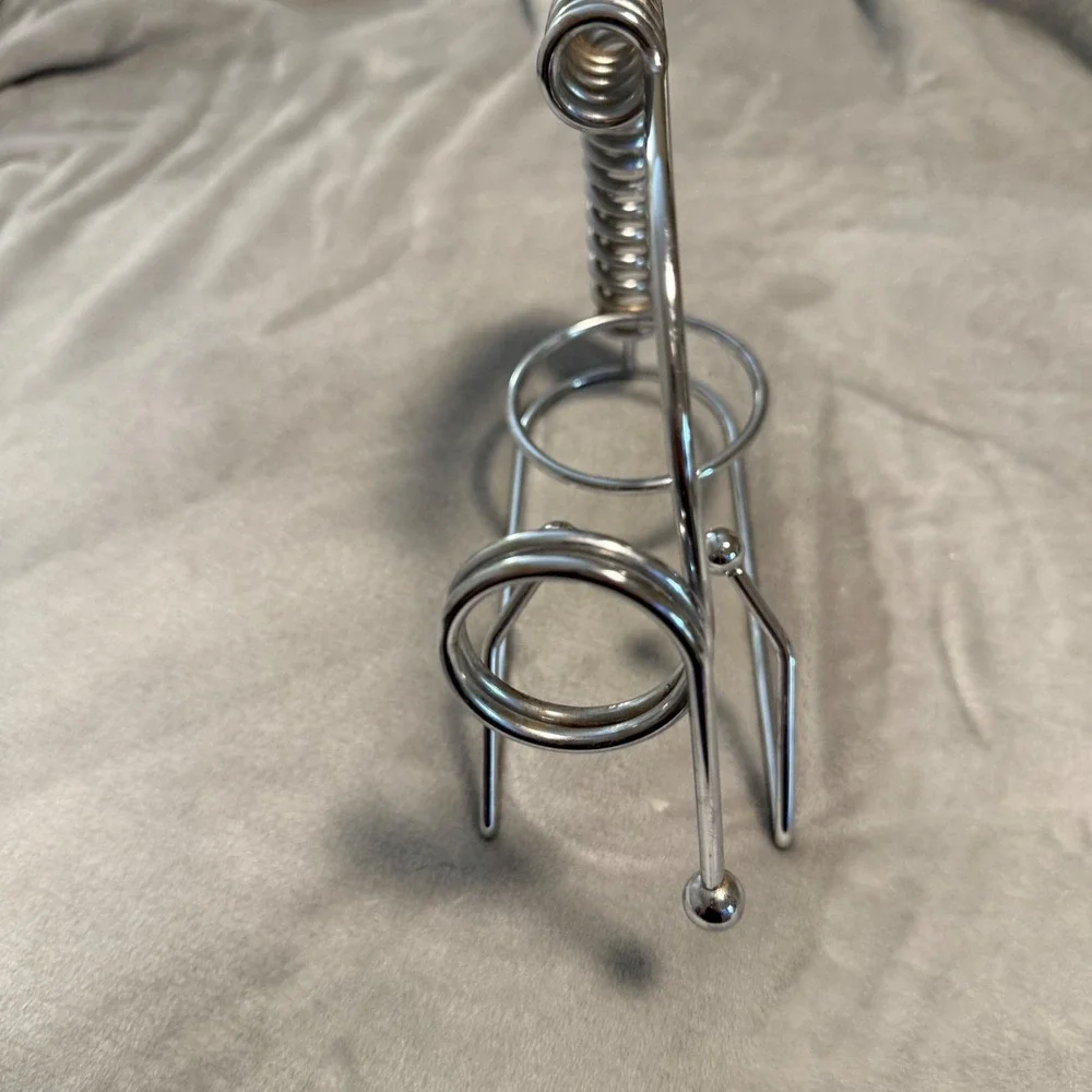 Modern Spiral Metal Wine Bottle Holder Pourer Rack Stand Chrome Tabletop Display
